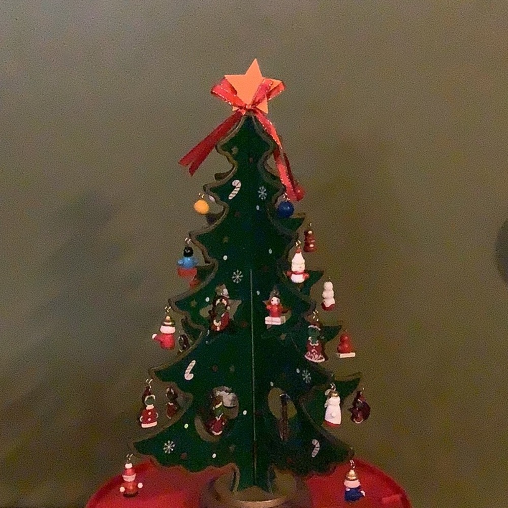 Wooden Grinch Advent Tree